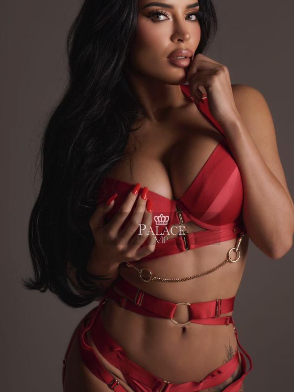 Natalie, Kensington, British Escort