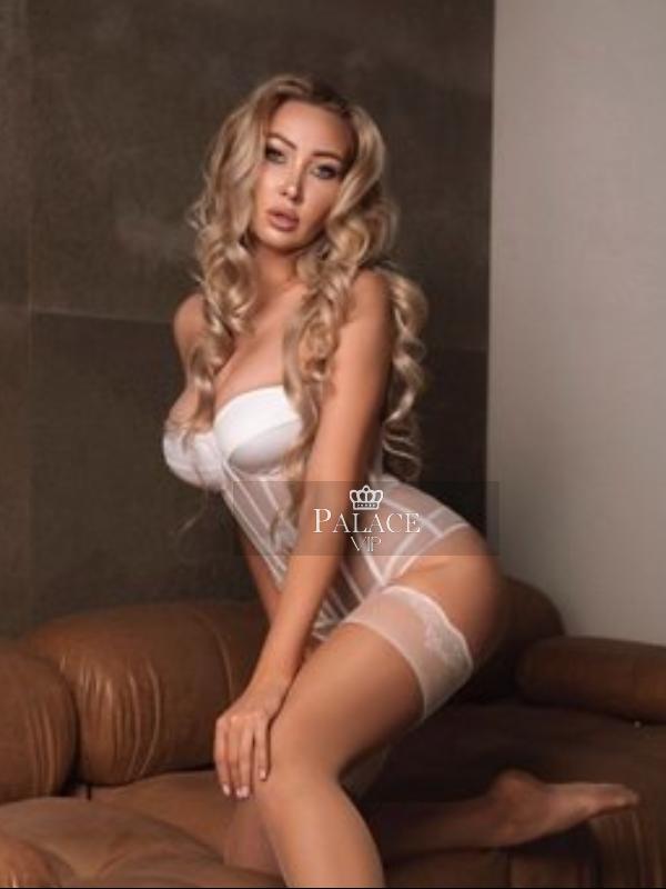 Masha, Knightsbridge, Russian Escort