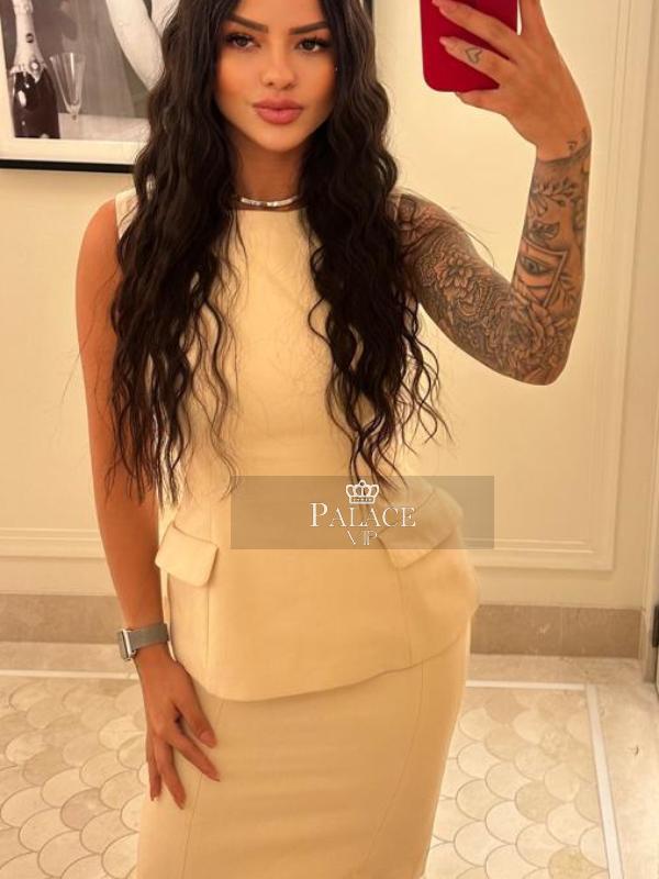 Ashley (23)