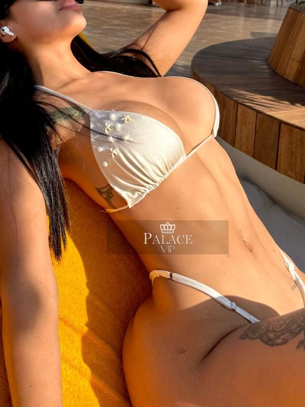 Melanie, , Peruvian  Escort