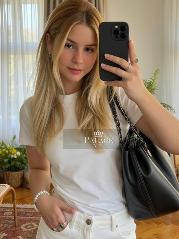 Lunna, Kensington, Brazilian Escort