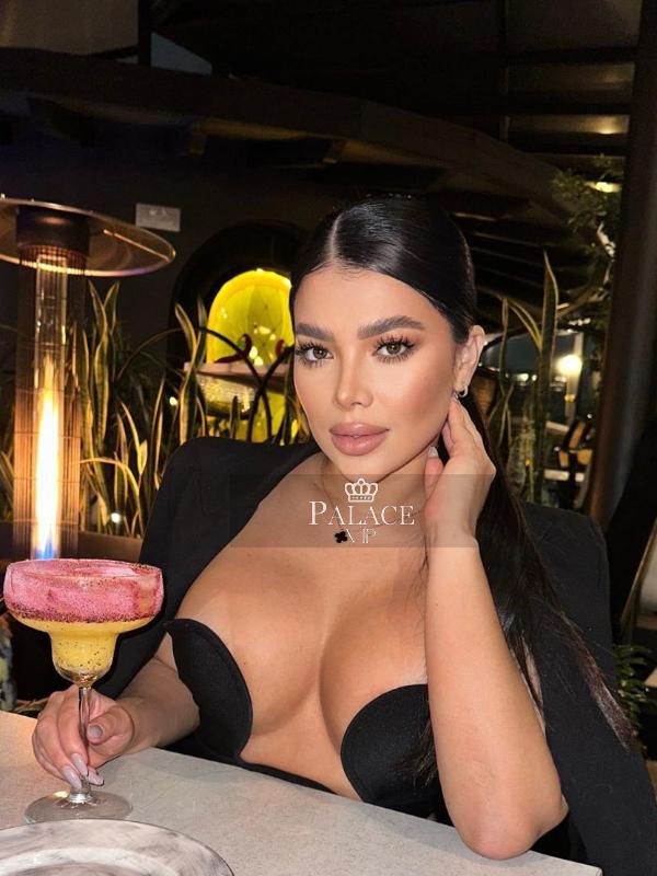 Laura, Chelsea, Colombian Escort