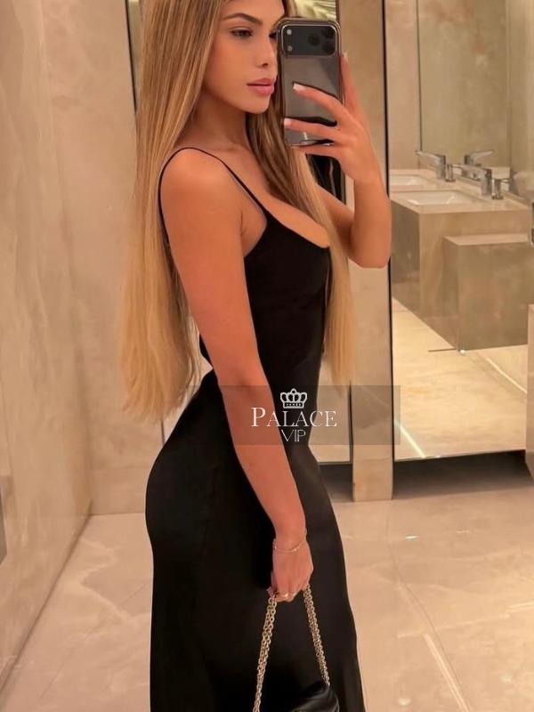 Zara, Earls Court, Brazilian Escort