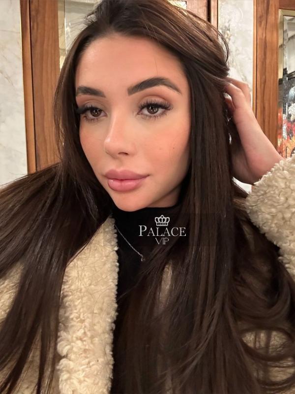 Bella  (21)