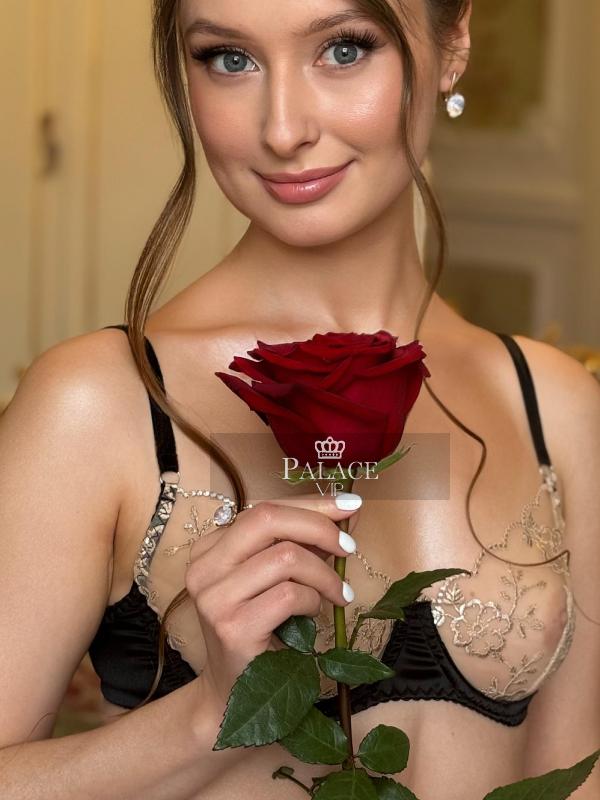 Elizabeth, Kensington, Ukrainian Escort