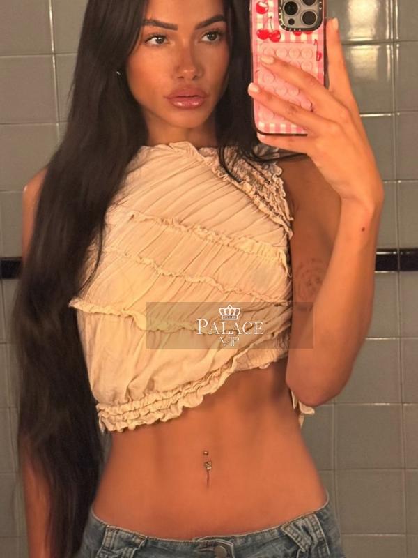 Skye, , Irish Escort