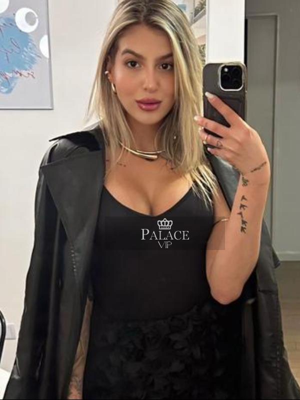Maya (24)